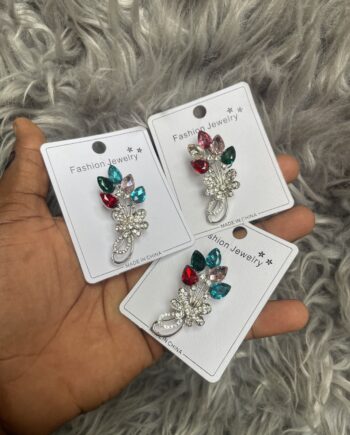 Flower bouquet brooch