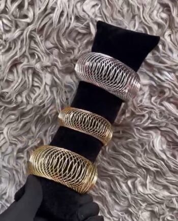 Spring bangle